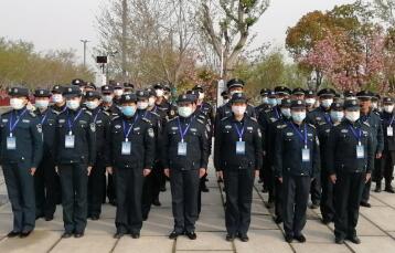 千萬不要小瞧保安！?。。。?！